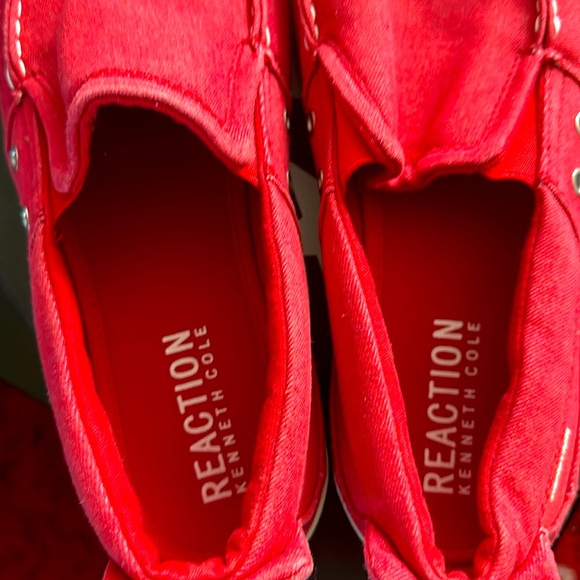 Men’s Casual Tan Red Slip-Ons by Kenneth Cole Reaction - Picture 3 of 6